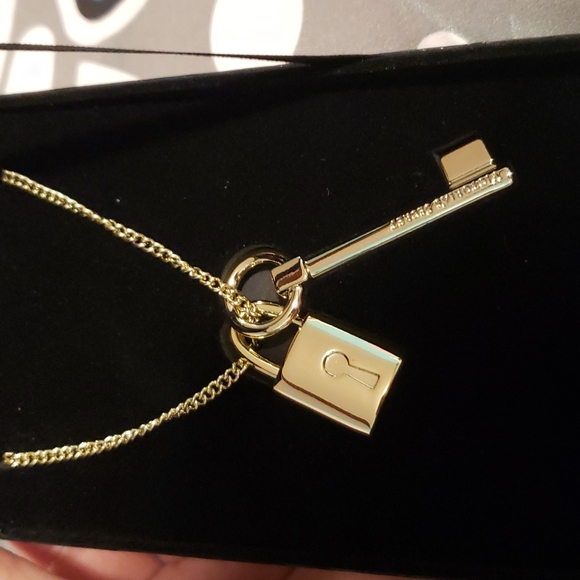 Authentic Victoria Secret Scandalous lock & key necklace! - Picture 1 of 7